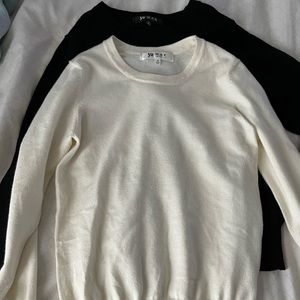 Bundle of 2 sweaters
